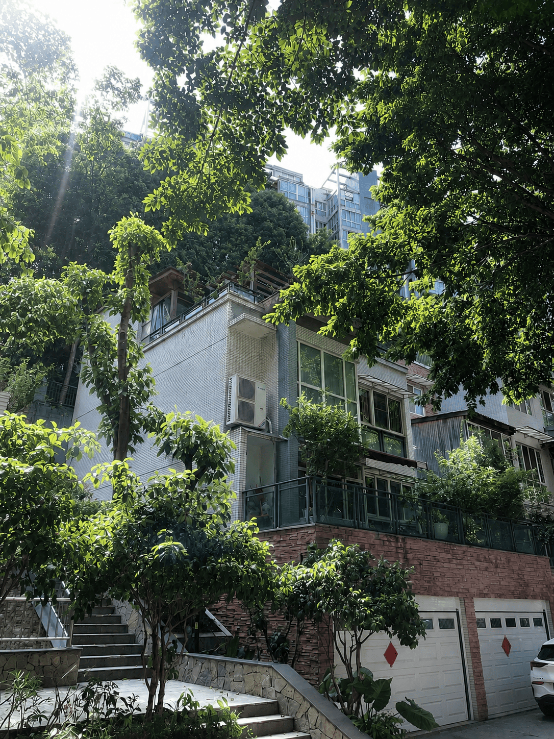 丽江岛居岁月从容升级：小小岛老别墅加装蒂升悦行款电梯